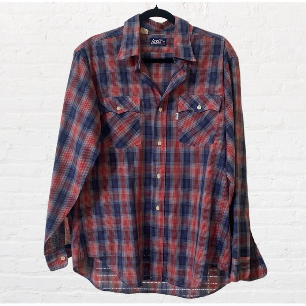 VINTAGE 80s Levi’s plaid print button down shirt